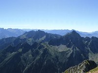 P1080520  Gipfelpanorama Richtung Südost.