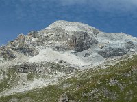 P1070949  Haben viele Impressionen von diesem Berg mitgenommen. Der Zustieg ist zeitweise sehr steil, wenn es nass sein sollte ist dies nicht die optimale Route. Viel loses Gelände, obwohl dies auch eine reizvolle Atmosphäre hergibt.